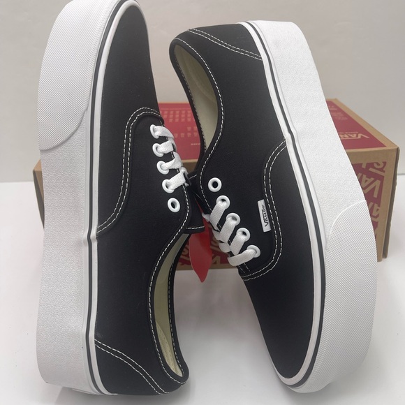 Vans Men’s Authentic Stac
Canvas Black/True White Platform Sneakers
VN0A5KXXBMX - Picture 11 of 16
